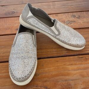 Yellow Box ‘Warm’ Glitter Slip-On Sneaker ~ Size 10